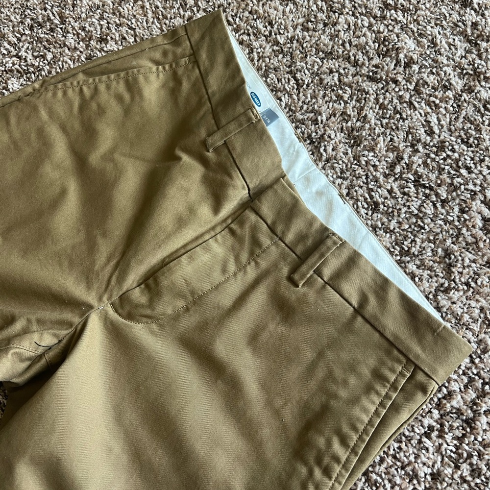 Old Navy Signature Straight Tan Trousers 32x36